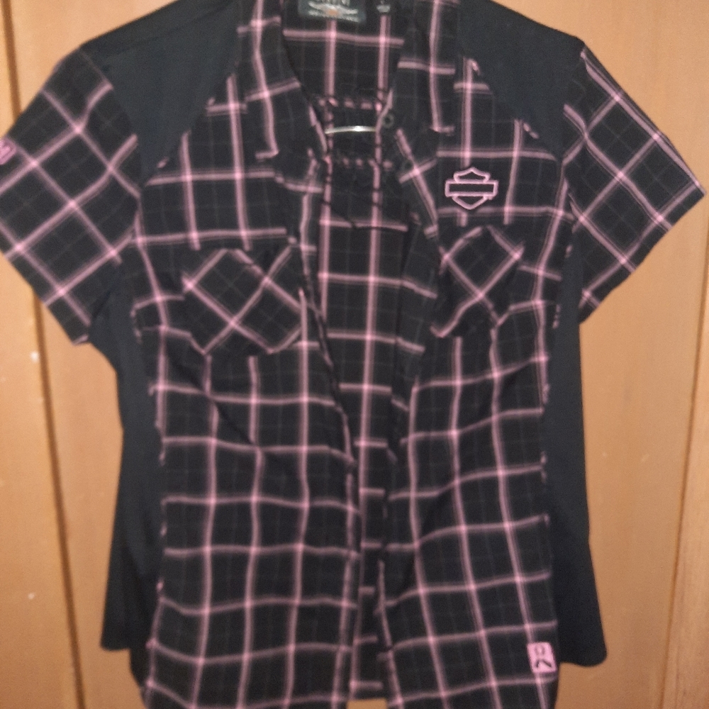 Womens Harley Davidson breast cancer edition button up shirt